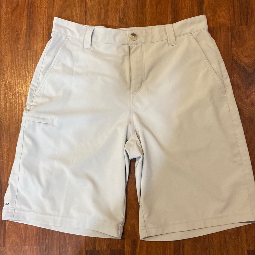Men’s Columbia shorts size 32.  Never worn.  Tags were just removed